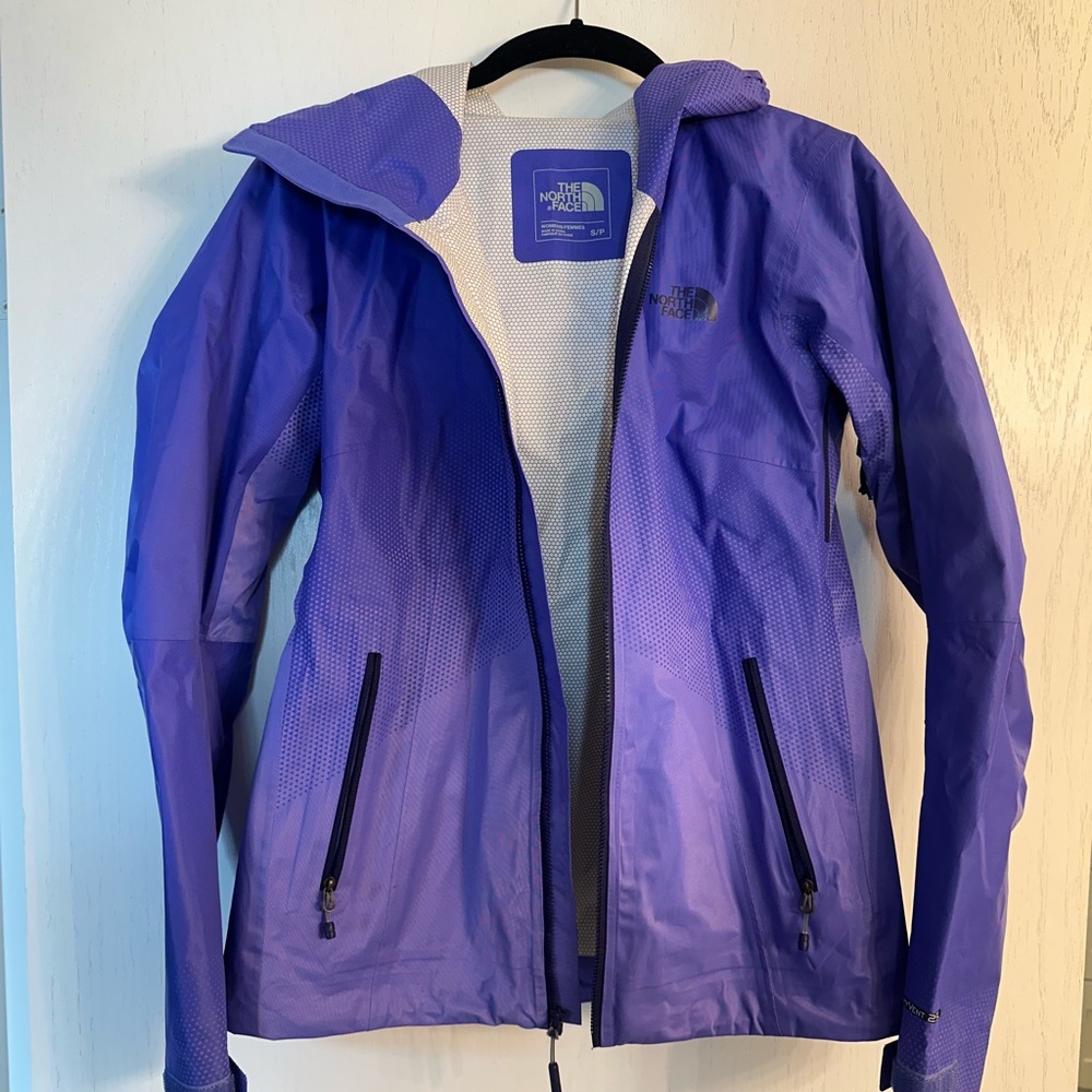 The North Face Women's Purple HyVent 2.5L Rain Jacket